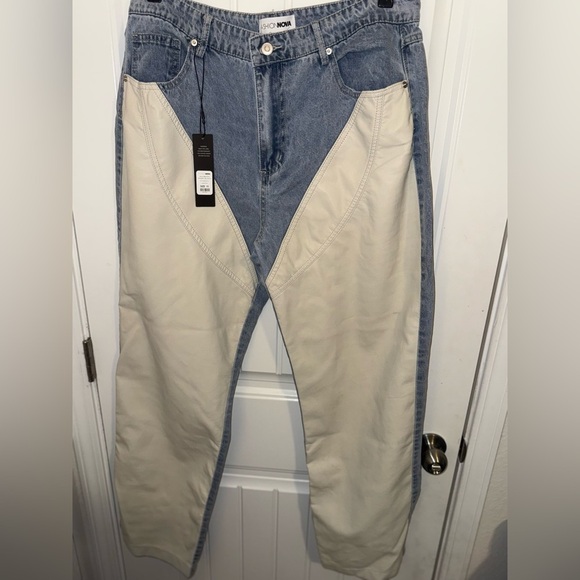 Fashion Nova Two-Tone Straight Leg Jeans Blue Pu Cream - Picture 2 of 9